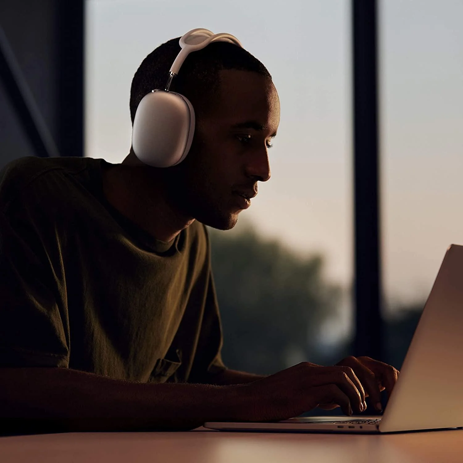 Apple AirPods Max - Image 4