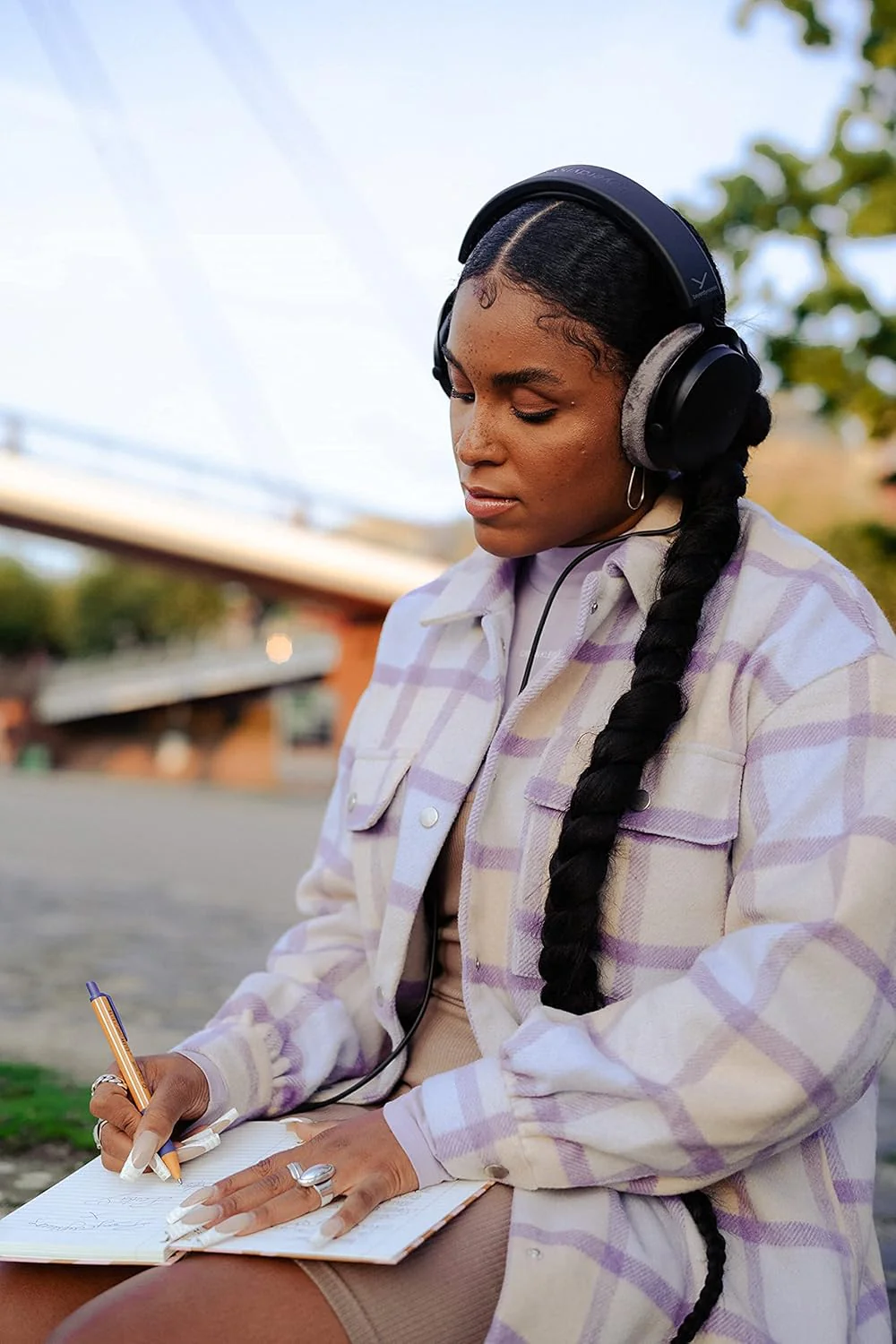 beyerdynamic DT 700 PRO X Studio Wired On Ear Headphones for Recording & Monitoring (Black) - Image 10