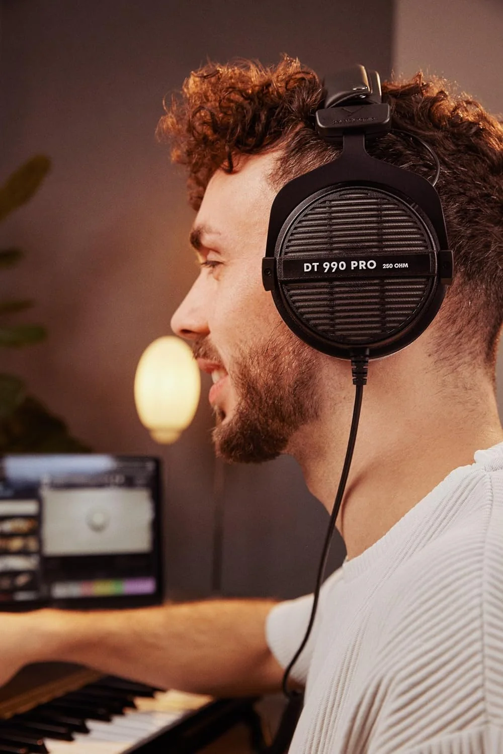 beyerdynamic DT 990 PRO Over-Ear Wired Studio Headphones (Black) - Image 6