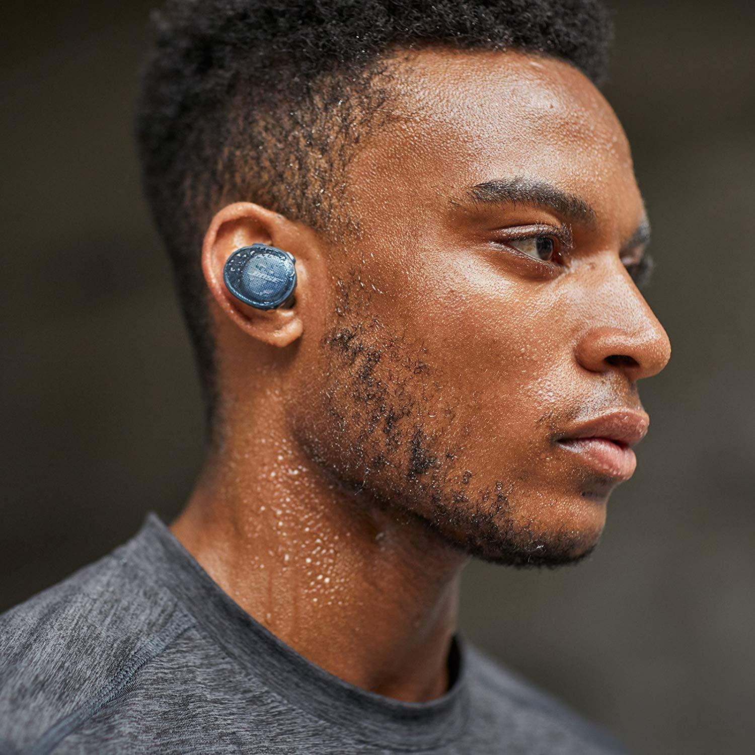Bose SoundSport Free, True Wireless Earbuds (Sweatproof Bluetooth Headphones for Workouts and Sports) - Image 5