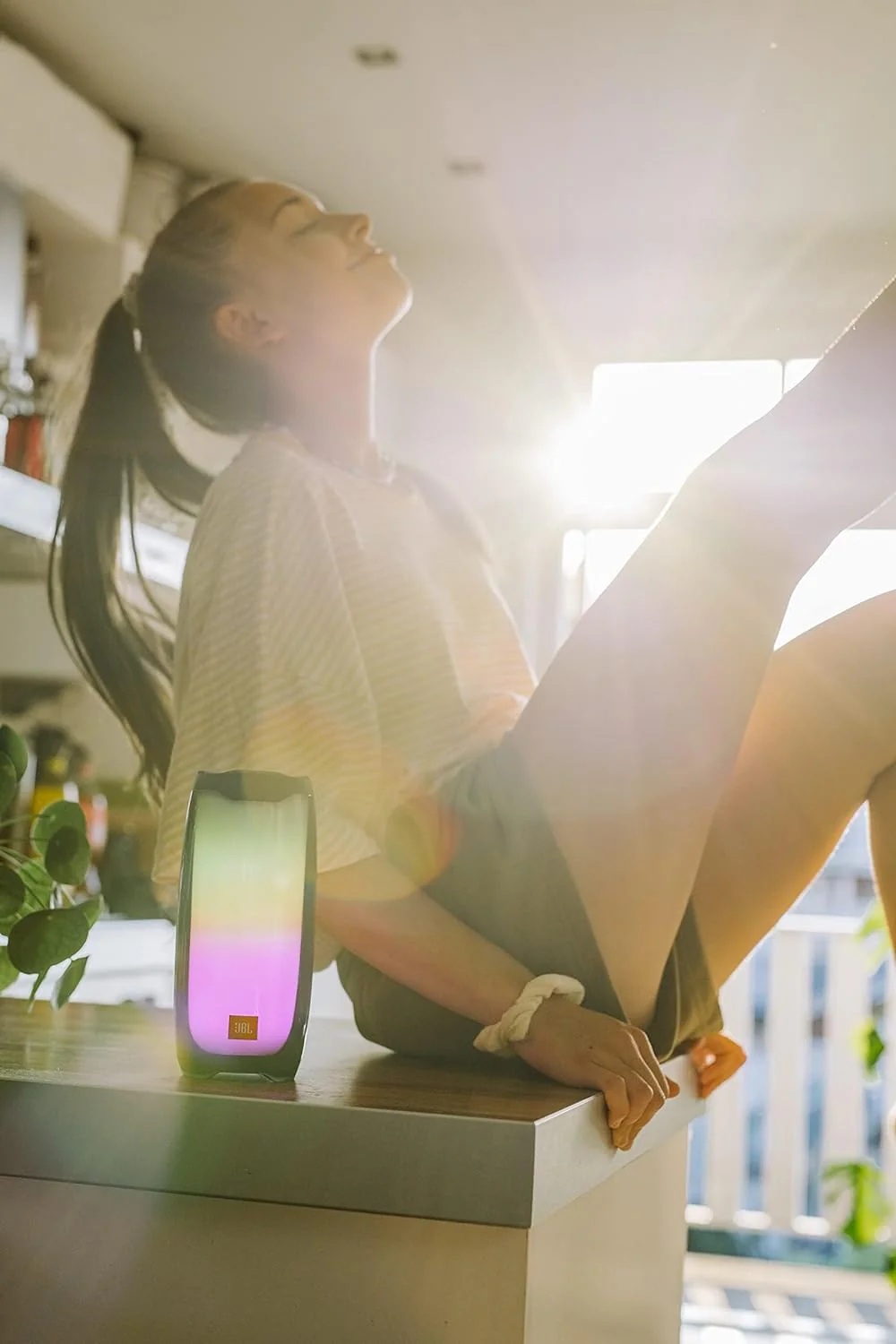 JBL Pulse 4, Wireless Portable Bluetooth Speaker with Customizable Ambient Lightshow, Signature Sound with Bass Radiator, PartyBoost, IPX7 Waterproof & Type C - Image 9