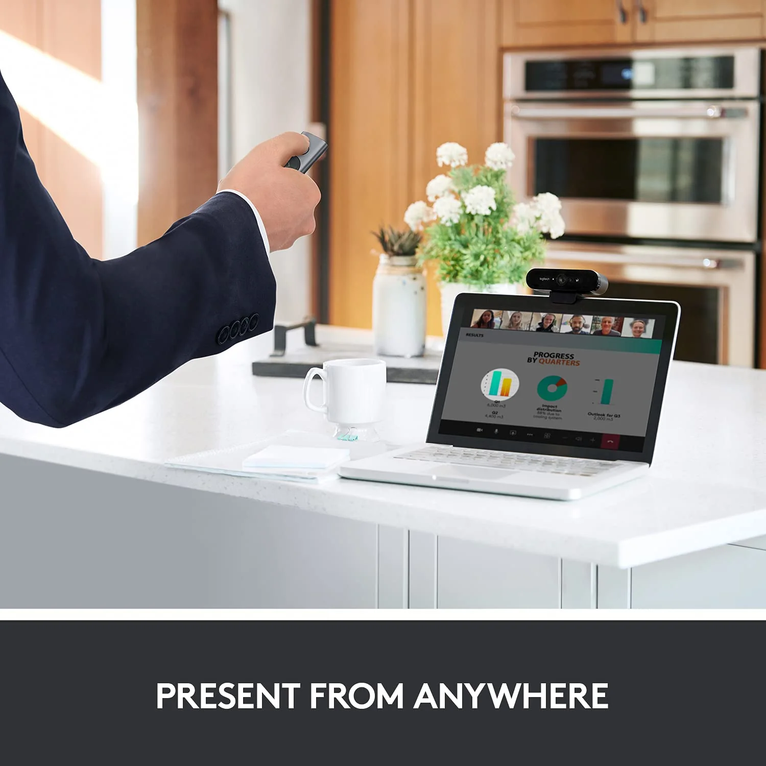 Logitech Spotlight Presentation Remote - Universal Wireless Presentation Clicker with Laser Pointer, Advanced Digital Highlighting, Bluetooth, 30 m Range and Quick Charging - Slate - Image 2