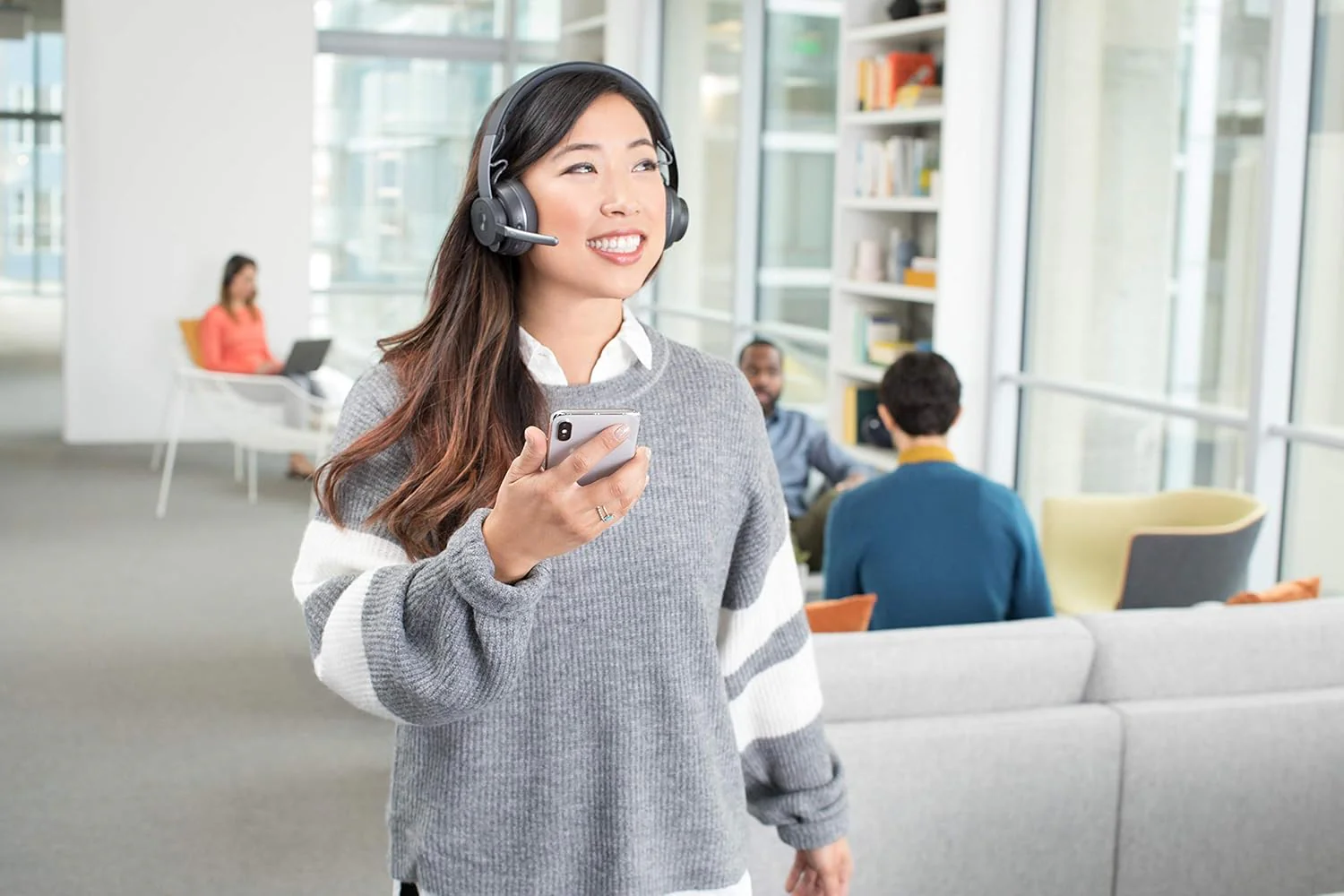Logitech Zone Wireless Certified for Microsoft Teams Bluetooth Headset, Graphite - Image 10
