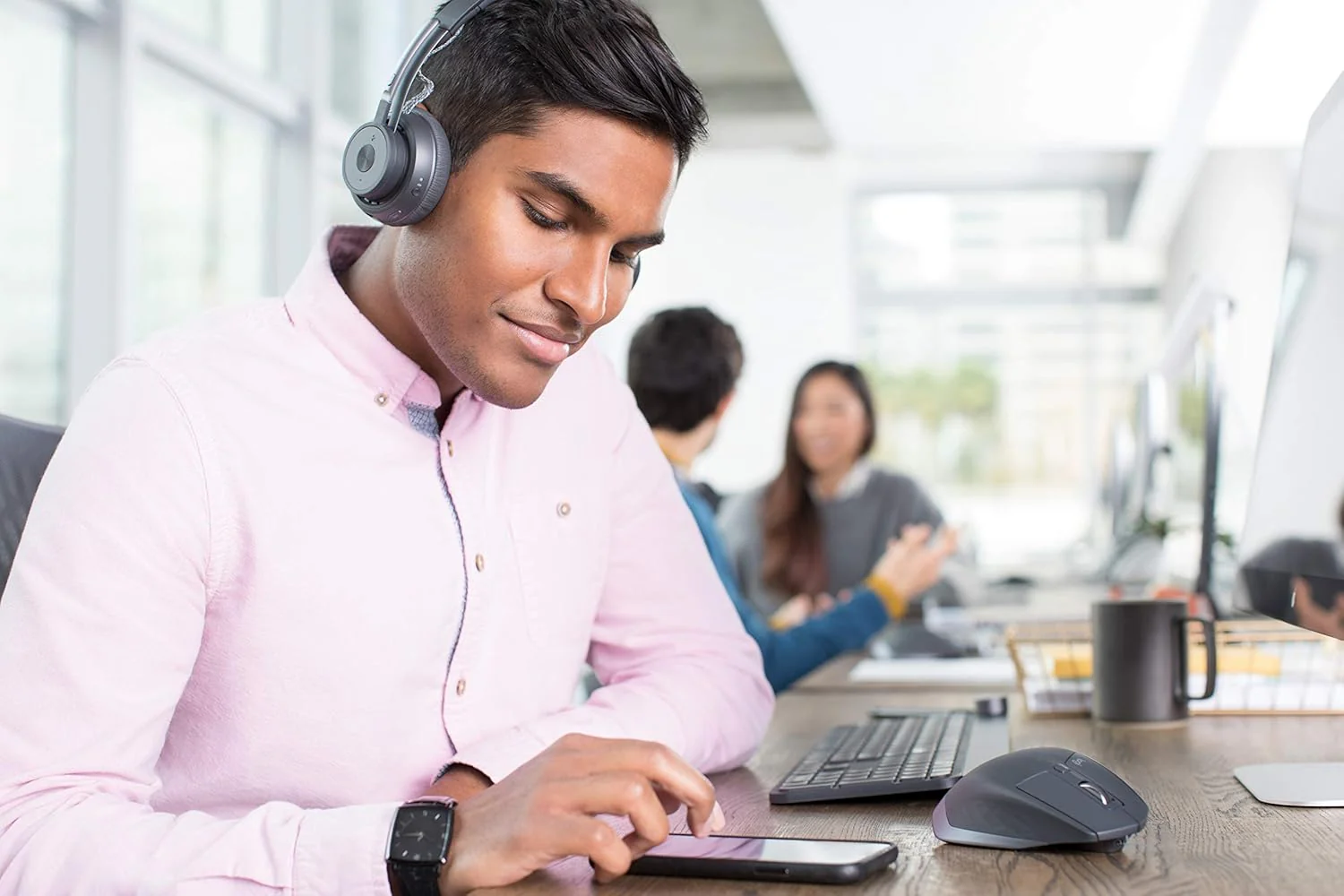 Logitech Zone Wireless Certified for Microsoft Teams Bluetooth Headset, Graphite - Image 7