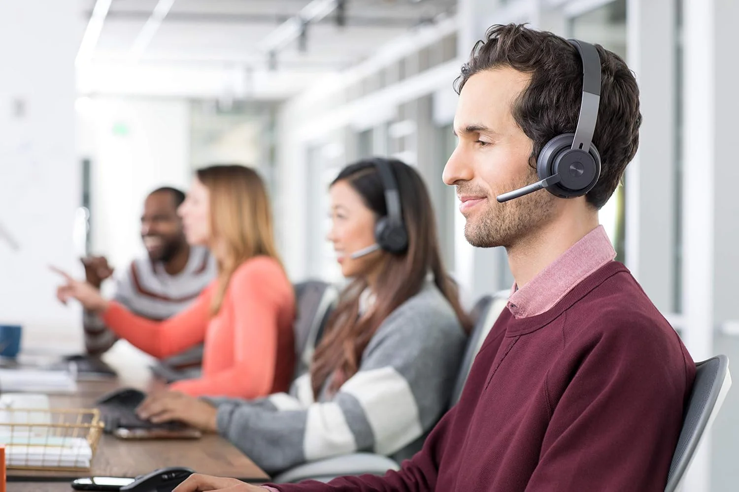 Logitech Zone Wireless Certified for Microsoft Teams Bluetooth Headset, Graphite - Image 9