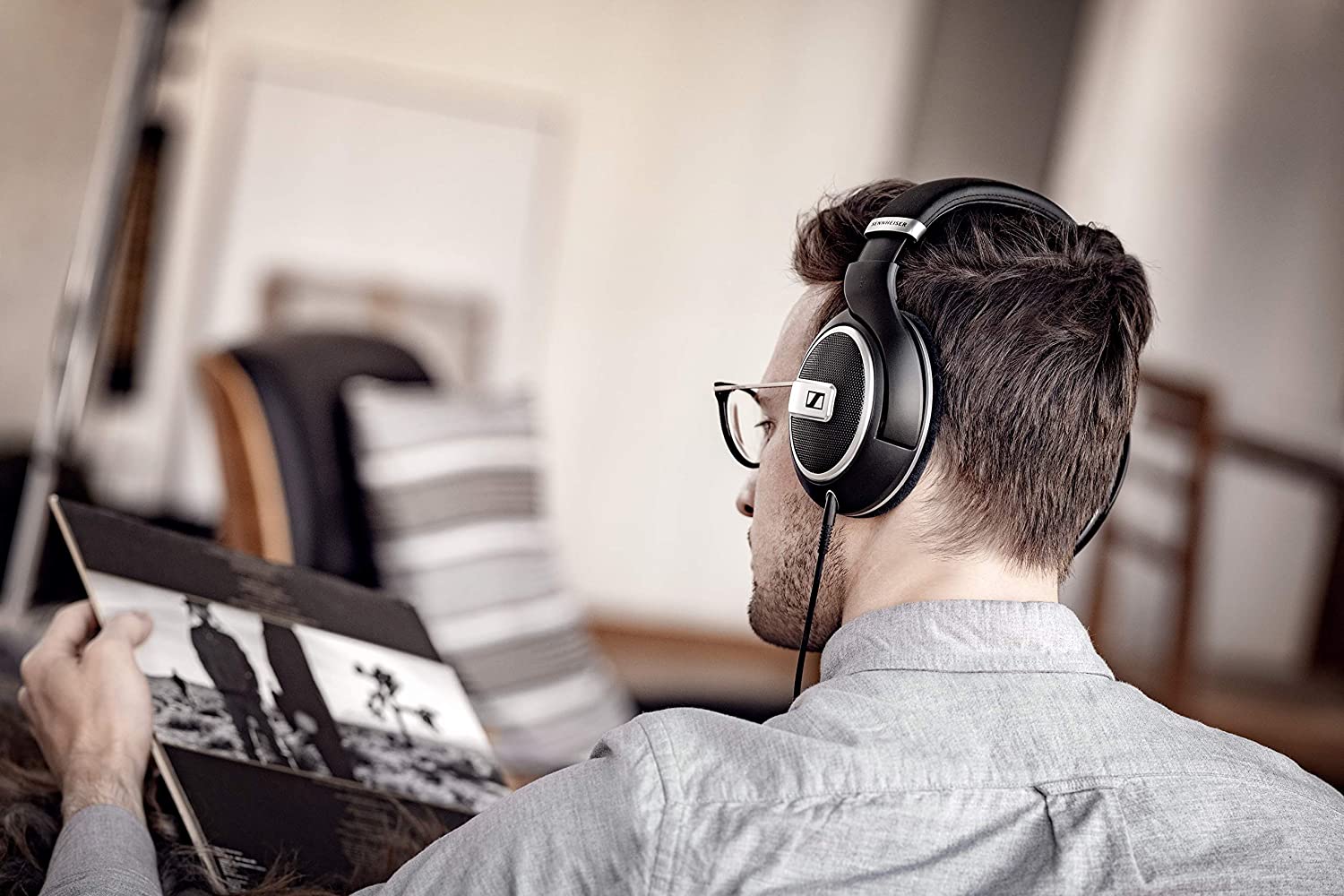 Sennheiser HD 599 Special Edition Wired Over The Ear Headphones Without Mic (Black) - Image 4